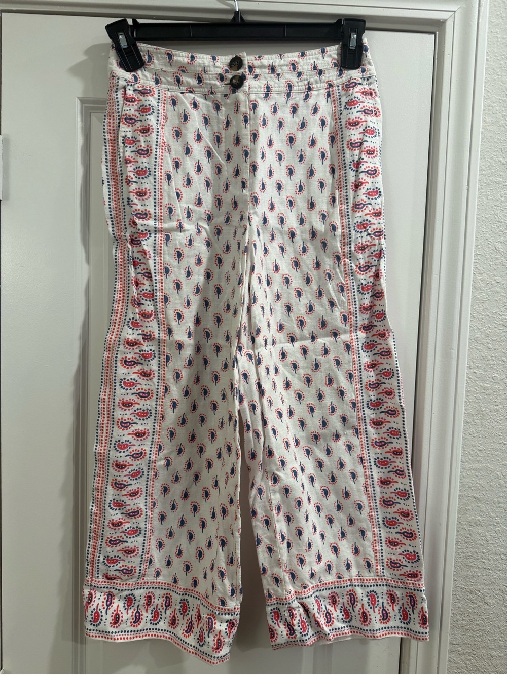 Boden White Linen Pants with Navy and Coral Paisley Motif Sz 4P